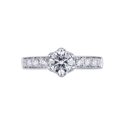 White gold 18k solitaire ring with central diamond 0,90 ct 