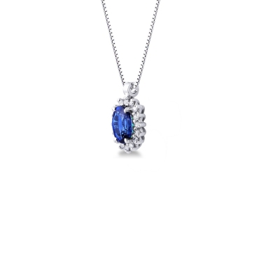 Necklace with oval cut blue sapphire and diamonds