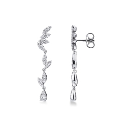 Drop earrings with diamonds in 18kt white gold