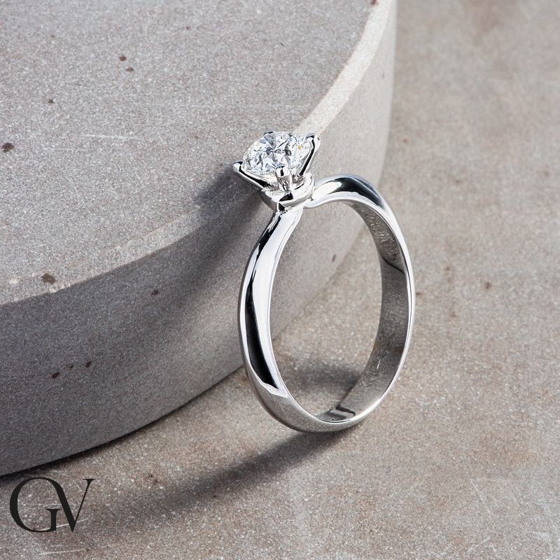 4 claw white gold 18k solitaire diamond ring 0,70 ct  4 claw white gold 18k solitaire diamond ring 0,70 ct