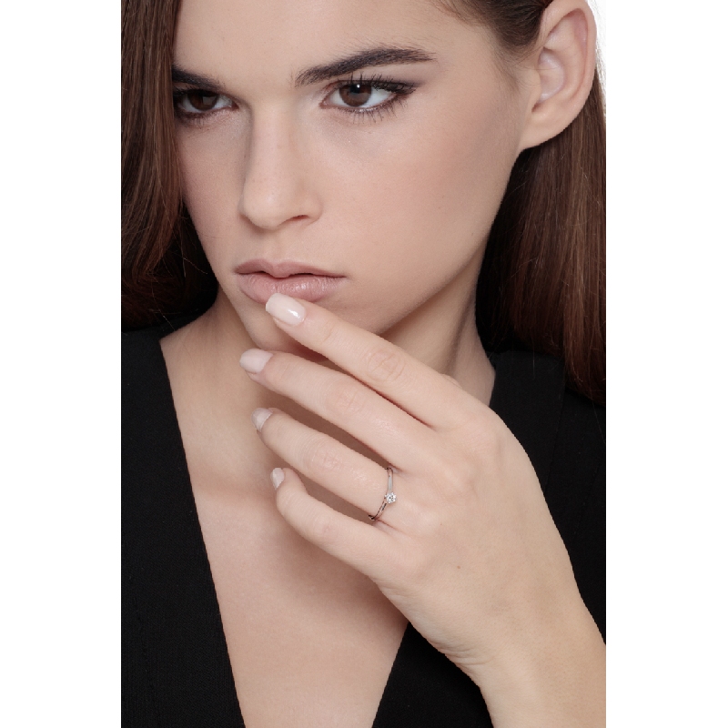 4 claw rhombus 0,20 ct diamond solitaire ring 4 claw rhombus 0,20 ct diamond solitaire ring