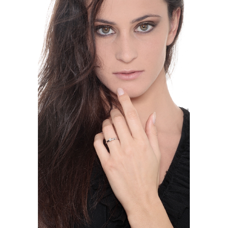 4 claw solitaire diamond ring white gold 18k 0,25 ct 