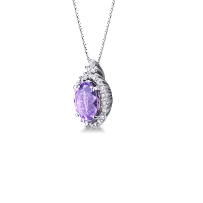 Necklace with central oval amethyst and diamonds