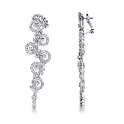 White gold 18k drop earrings with diamonds