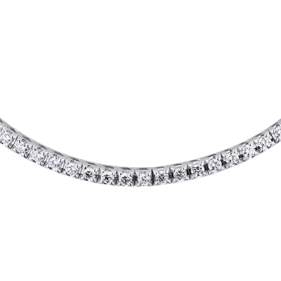 Tennis necklace in 18k white gold with round cut diamonds