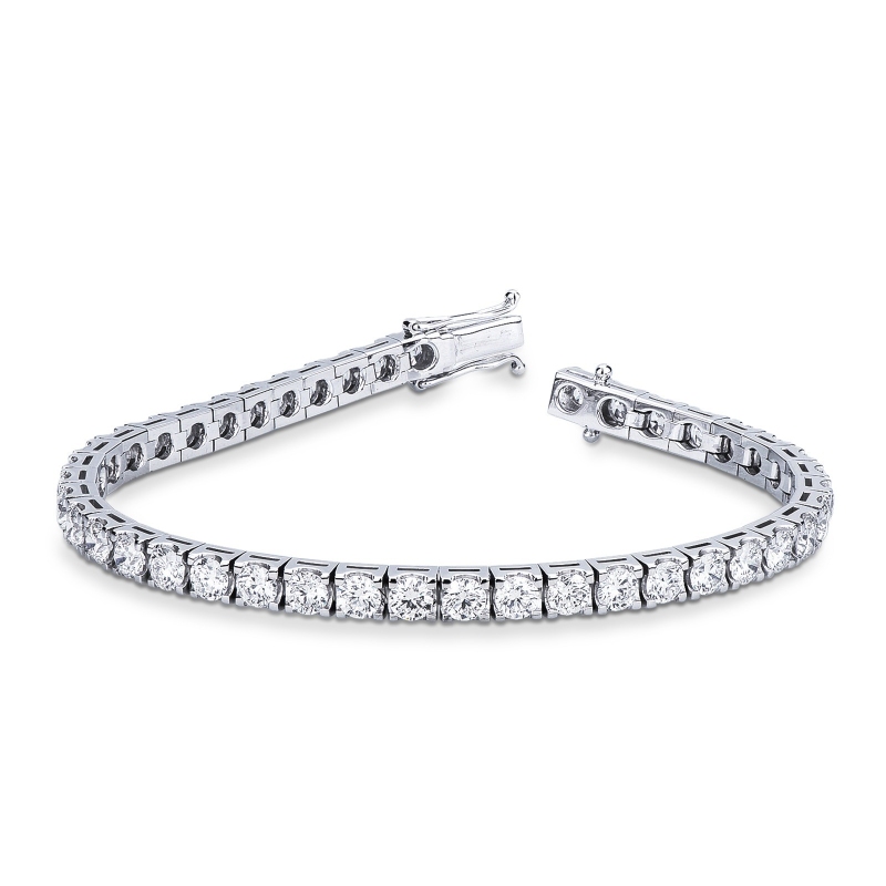 Tennis bracelet in 18k white gold with diamonds Tennis bracelet in 18k white gold with diamonds