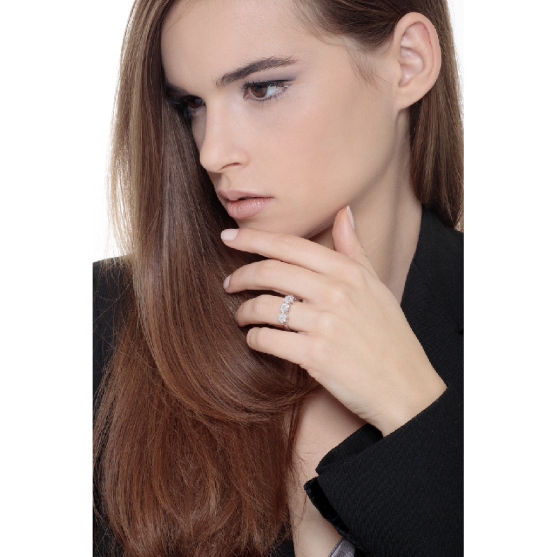 Illusion trilogy type ring in white gold 18k with diamonds    Illusion trilogy type ring in white gold 18k with diamonds