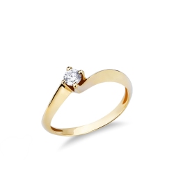 750 yellow gold solitaire ring with central diamond