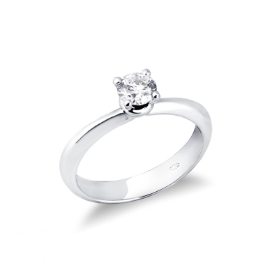 White gold 18k 4 claw solitaire with a 0,50 ct diamond 