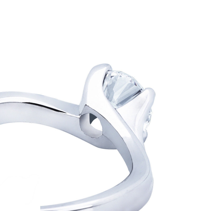 4 claw solitaire Valentino Model white gold 18k, 1.00 ct 4 claw solitaire Valentino Model white gold 18k, 1.00 ct