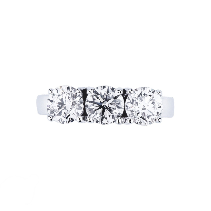 White gold 18k trilogy ring with 1,70 ct diamonds White gold 18k trilogy ring with 1,70 ct diamonds