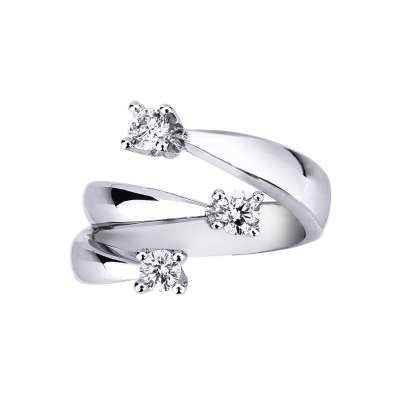 Trilogy ring white gold 18k with diamonds 0,60 ct