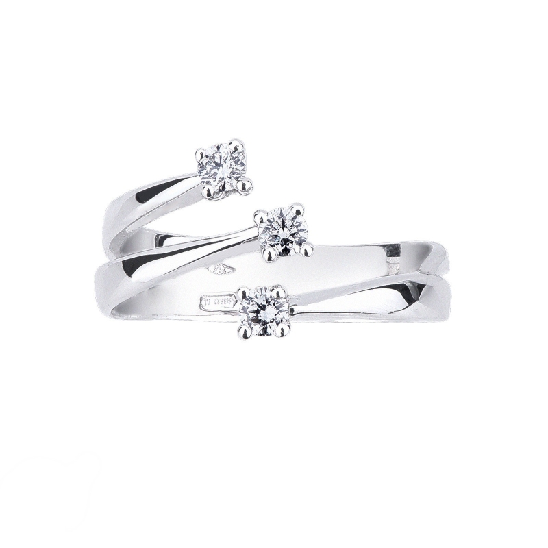 White gold 18k trilogy ring with diamond crossed bands 