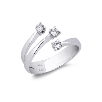 White gold 18k trilogy ring with diamond crossed bands 