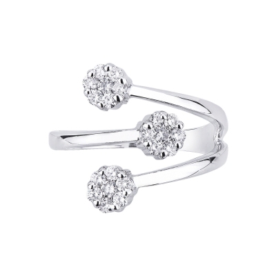 White gold 18k trilogy type ring with diamonds 