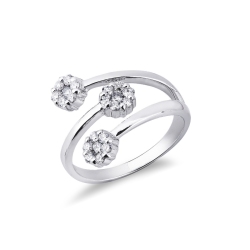 White gold 18k trilogy type ring with diamonds