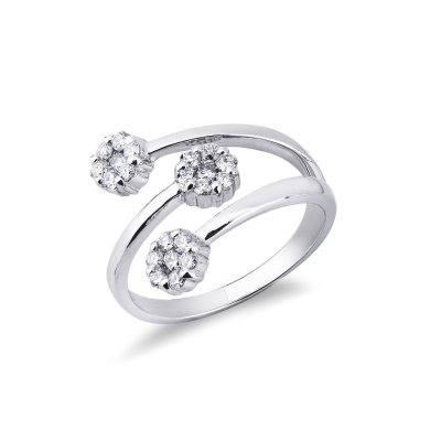 White gold 18k trilogy type ring with diamonds 