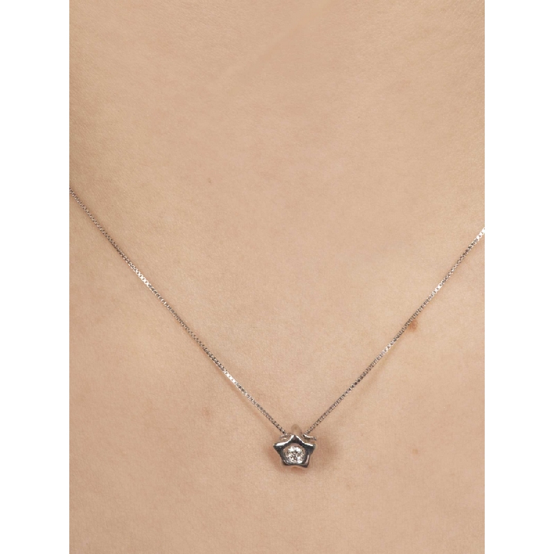18k white gold necklace with star pendant and diamond 18k white gold necklace with star pendant and diamond