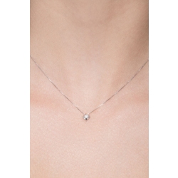 18k white gold solitaire necklace with rhombus daw and diamond 2
