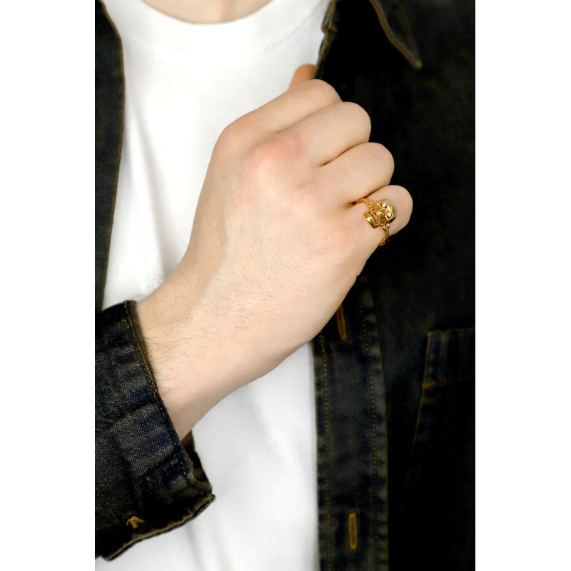 18k rose gold skull design ring with diamonds