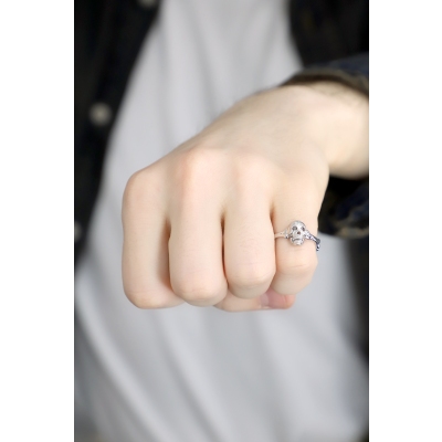 750 white gold skull diamonds ring