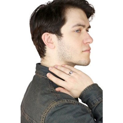 Solitaire man ring in white gold 18k with diamond