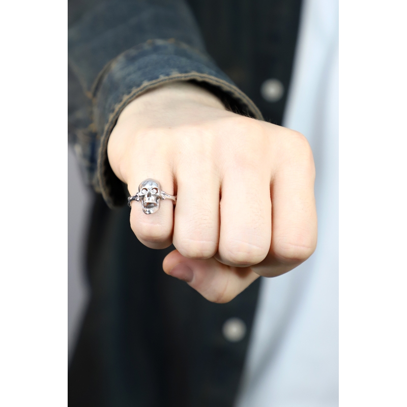 18k white gold diamonds skull ring 18k white gold diamonds skull ring