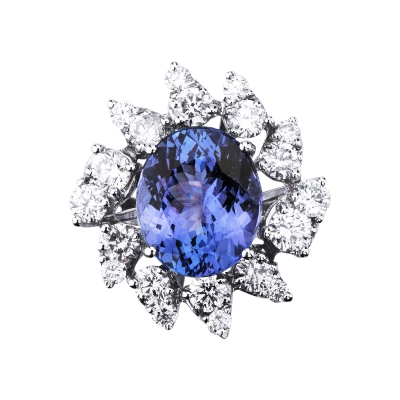 18k white gold ring with oval tanzanite and diamonds