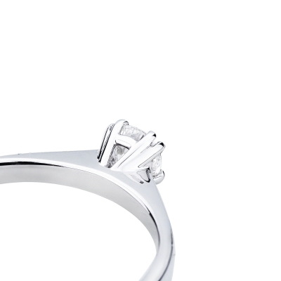 Solitaire ring in white gold 18k with diamond, 0,25 ct