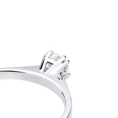 18k white gold 8 prong setting solitaire ring with diamond 0,30 ct