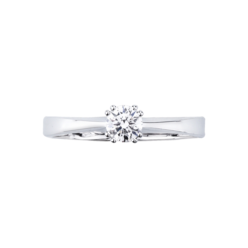 18k white gold solitaire ring with diamond 0,40 ct 18k white gold solitaire ring with diamond 0,40 ct