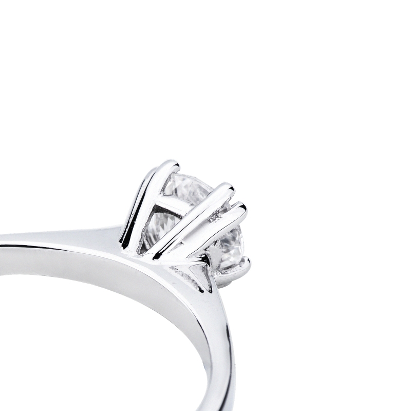 18k white gold solitaire ring with diamond, 0,50 ct