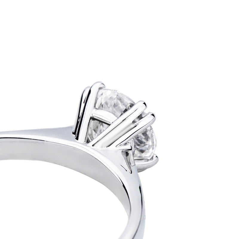18k white gold solitaire ring with IGI diamond 1,00 ct 18k white gold solitaire ring with IGI diamond 1,00 ct