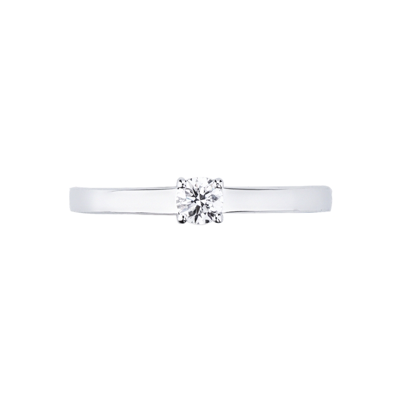 18k white gold solitaire ring with 0.15 ct diamond