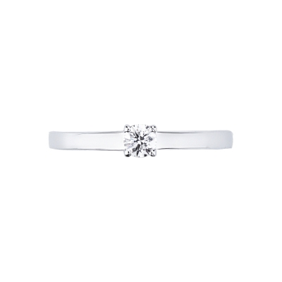 18k white gold solitaire ring with 0.15 ct diamond