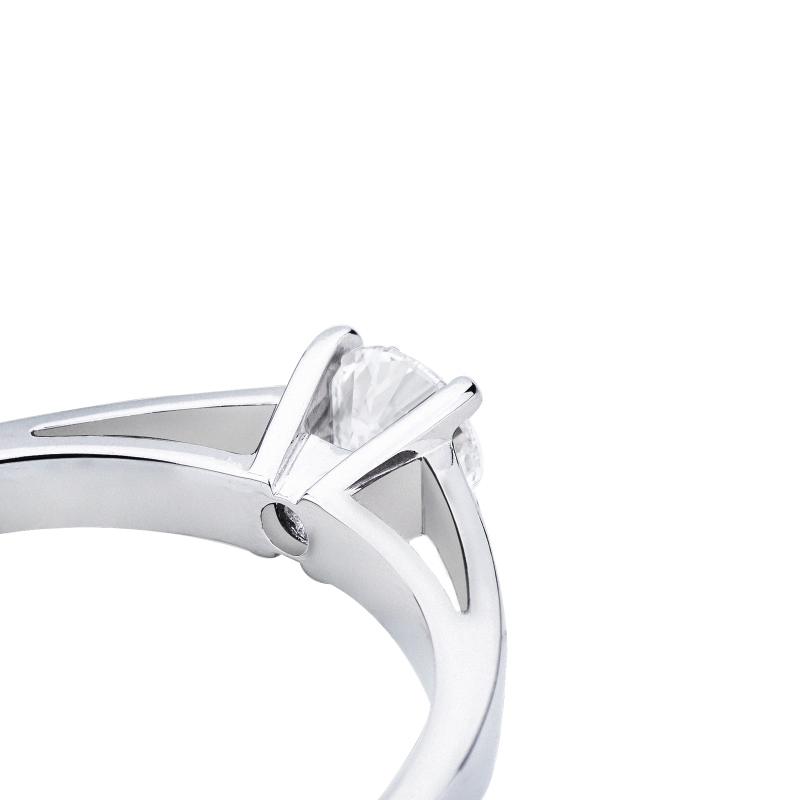White gold 750 solitaire ring with 0.40 ct diamond