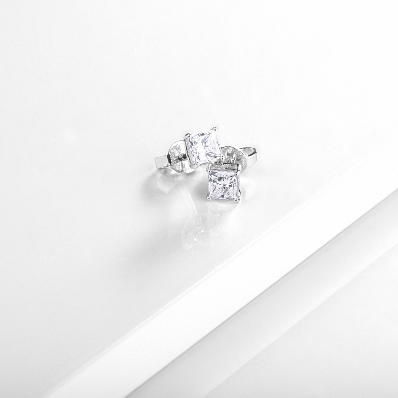 18k white gold GIA diamond studs