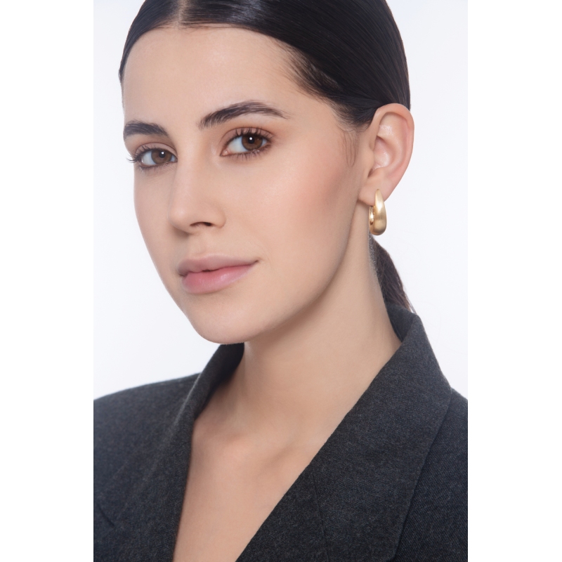 Semi circular satin finish earrings in 18k yellow gold