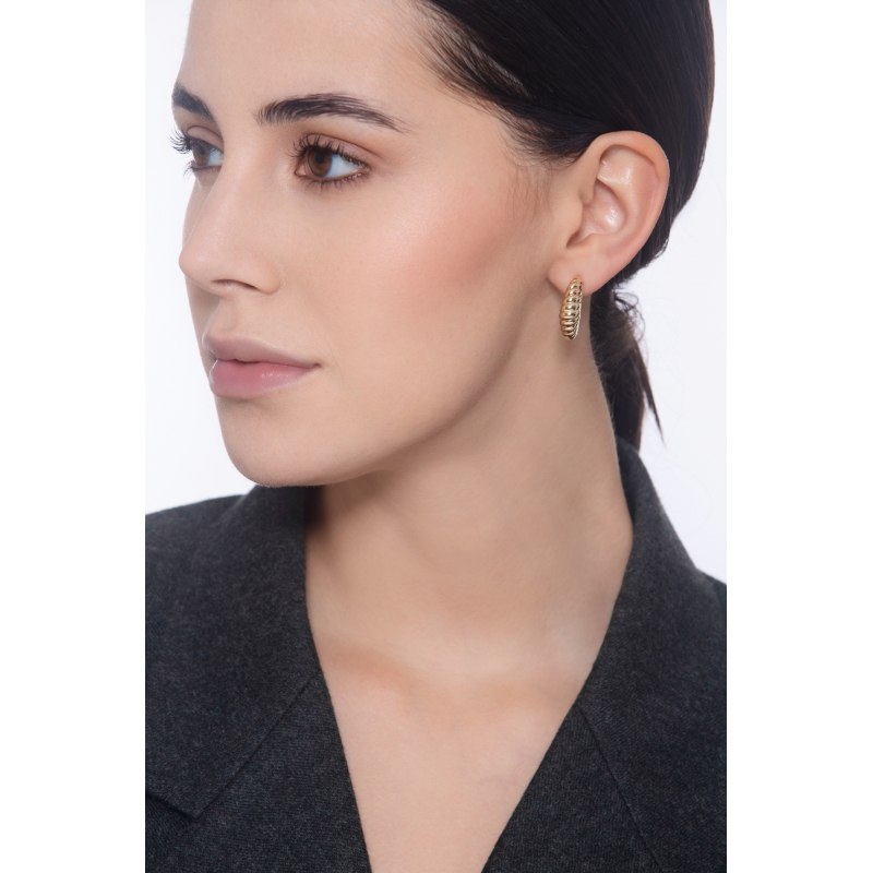 Striped half-moon earrings in 18k yellow gold Striped half-moon earrings in 18k yellow gold