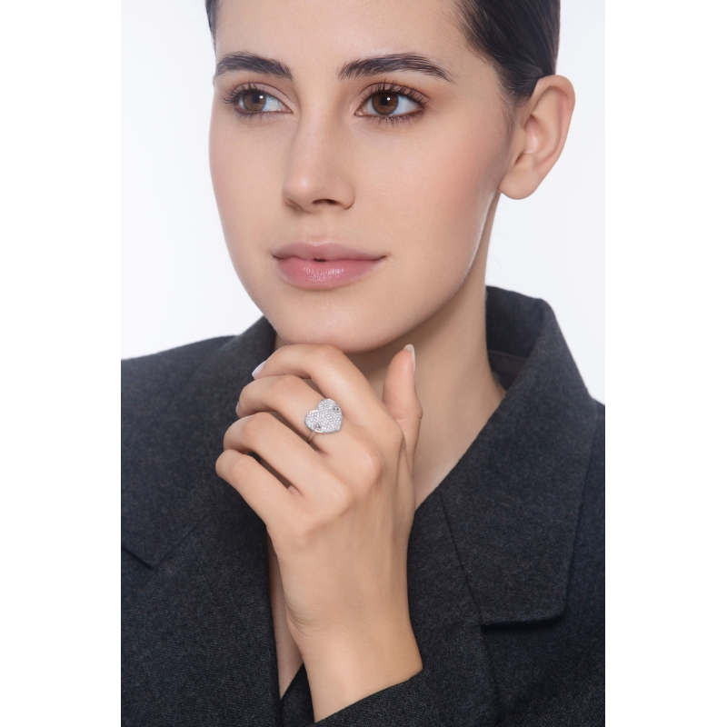 18k white gold heart pavè diamonds ring