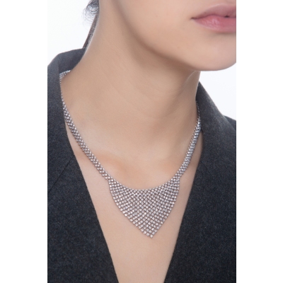 Triangle necklace in white gold 18k with diamonds