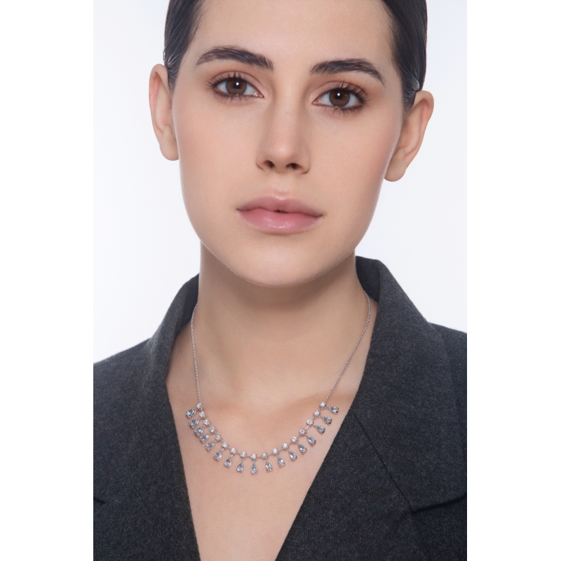 Design aquamarine and diamonds necklace