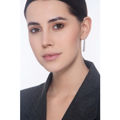 750 white gold tennis earrings