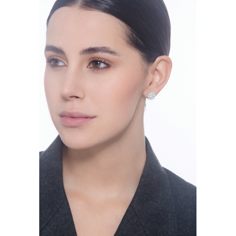 Diamond flower earrings in white gold 18k