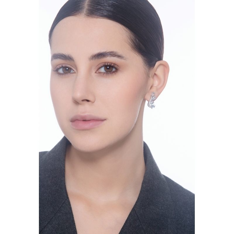 18k white gold design aquamarine and diamond earrings