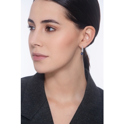 Blue sapphires and diamonds earrings 