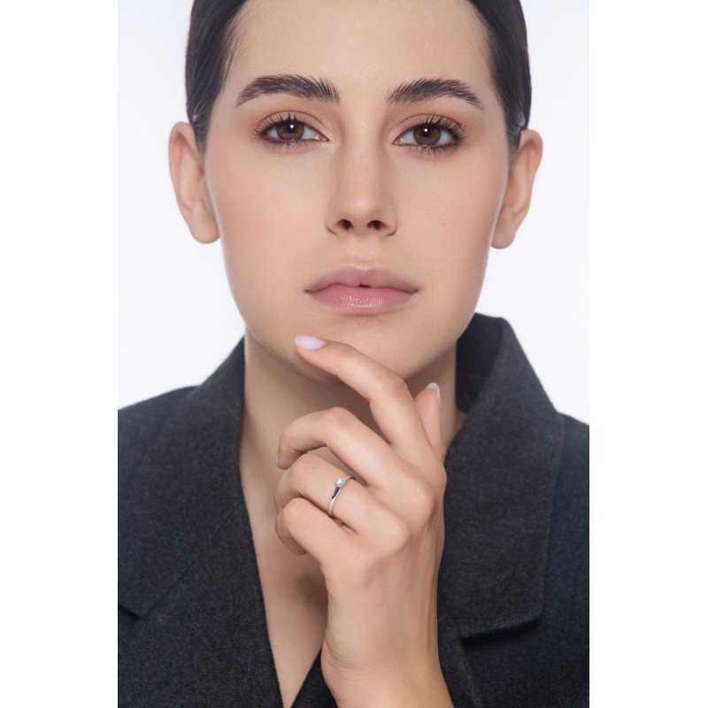 18k white gold solitaire diamond ring, 0.20 ct