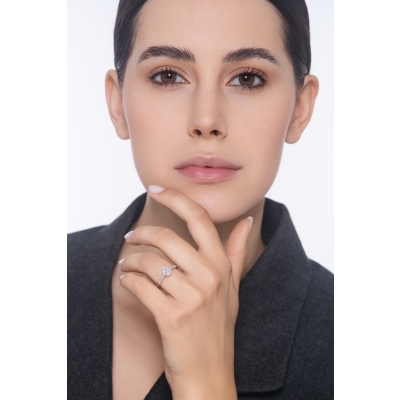 Solitaire ring with diamond pear cut 0.30ct GIA in white gold 18k