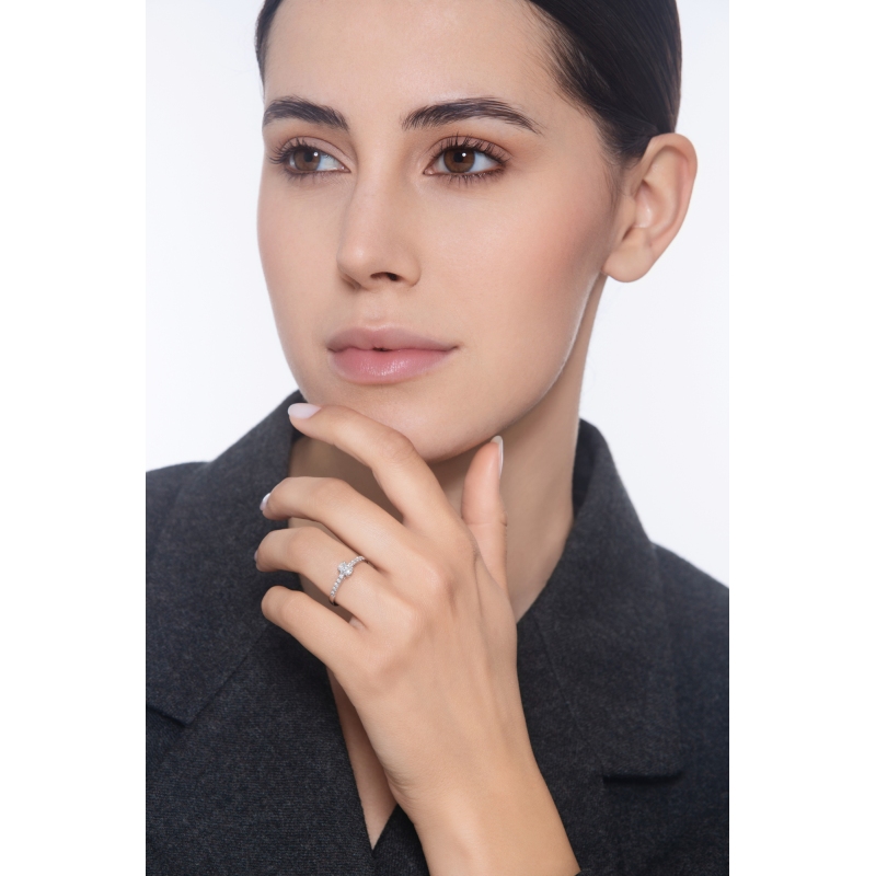 Solitaire ring with diamond heart cut 0.30ct GIA in white gold 18k