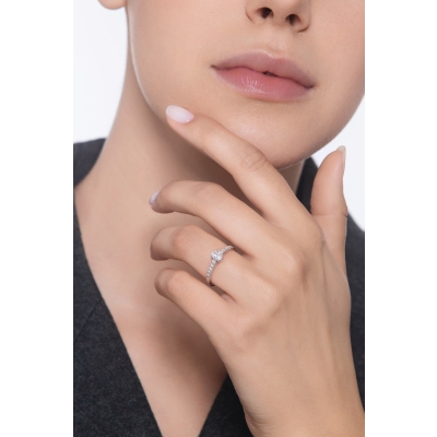 Solitaire ring with diamond heart cut 0.30ct GIA in white gold 18k